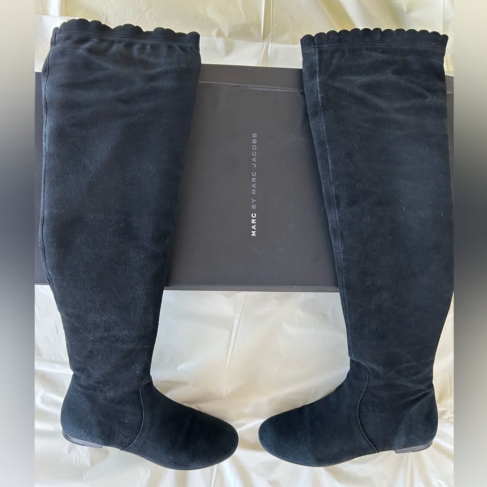 Marc by Marc Jacobs over the knee Black Suede Boots with scalloped edge, size 8